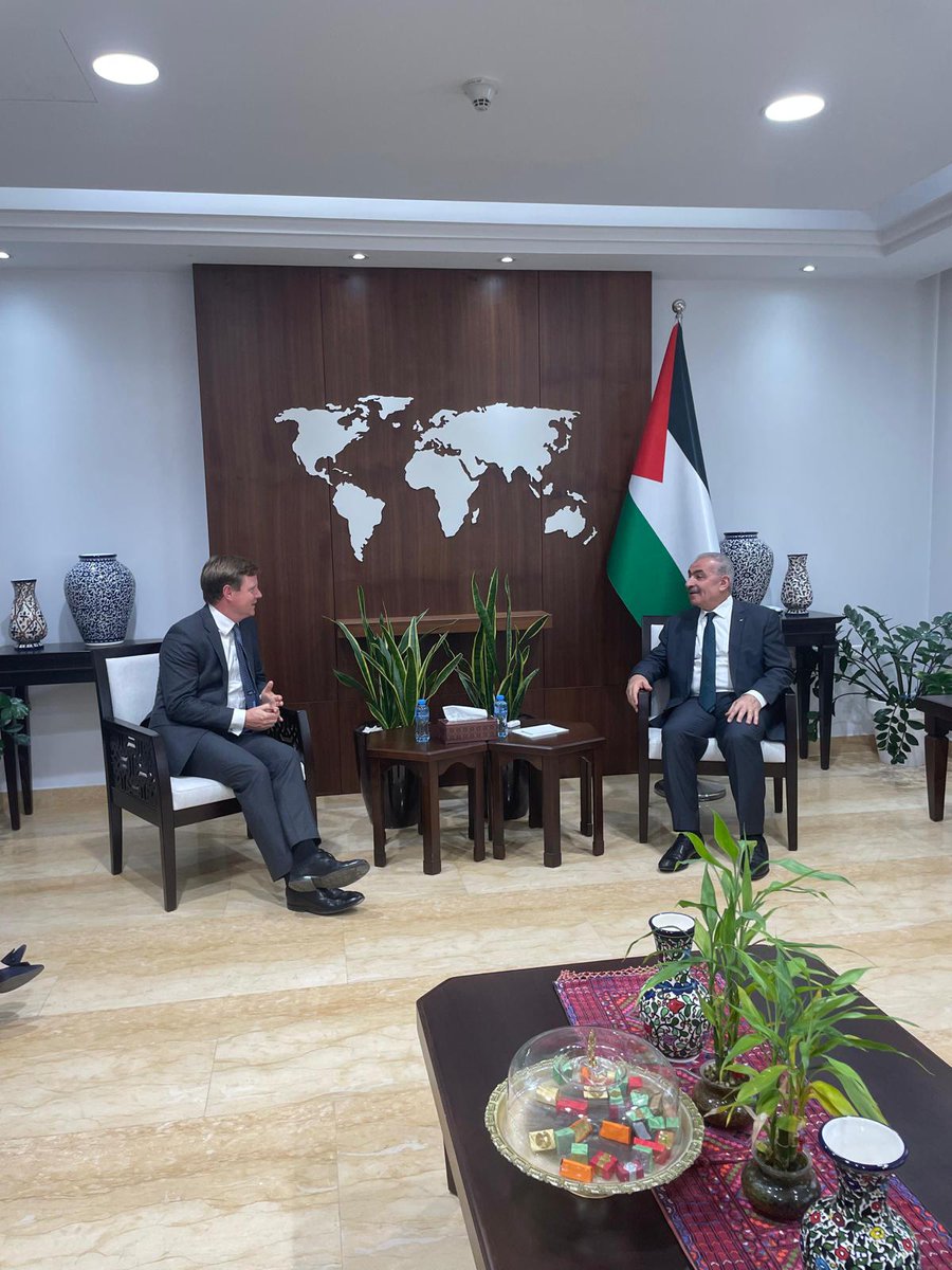 UK in Jerusalem🇬🇧 (@ukinjerusalem) on Twitter photo Yesterday, 🇬🇧 MENA Director <a href="/sblhickey/">Stephen Hickey</a> visited Ramallah to meet PM <a href="/DrShtayyeh/">Dr. Mohammad Shtayyeh د. محمد اشتية</a> and FM Malki <a href="/pmofa/">State of Palestine - MFA 🇵🇸🇵🇸</a>. He reiterated UK support for a two state solution and the urgent need for dialogue amidst rising tensions. Yesterday, 🇬🇧 MENA Director <a href="/sblhickey/">Stephen Hickey</a> visited Ramallah to meet PM <a href="/DrShtayyeh/">Dr. Mohammad Shtayyeh د. محمد اشتية</a> and FM Malki <a href="/pmofa/">State of Palestine - MFA 🇵🇸🇵🇸</a>. He reiterated UK support for a two state solution and the urgent need for dialogue amidst rising tensions.