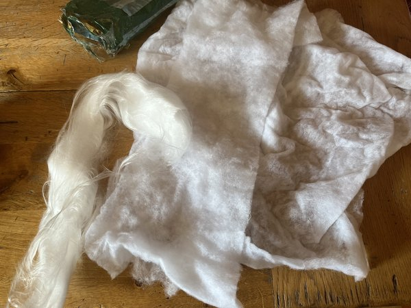 OFFER: Fake snow, basket, storage box (West Horsham) ilovefreegle.org/message/100931…