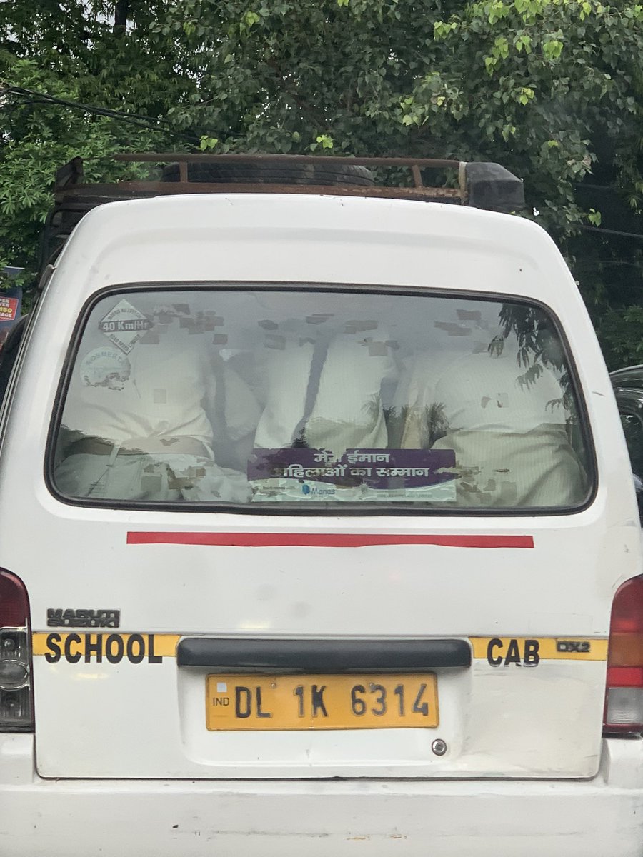rashmimalu's tweet photo. IS THIS KIND OF TRANSPORTATION OF STUDENTS IS PERMITTED BY @DelhiTrafficPol ?
@ArvindKejriwal @CPDelhi @LtGovDelhi @AtishiAAP https://t.co/3D1JxEHhcU