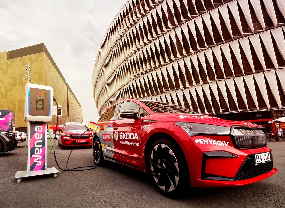 lavuelta's tweet photo. La Vuelta vuelve a confiar en @wenea_es como proveedor oficial de carga de los vehículos eléctricos de la competición 🔌

La Vuelta will count on @wenea_es once again as an official provider of electric vehicle charging services during the competition 🔌

https://t.co/MATDWkG1mh https://t.co/WAwmTeOEVy