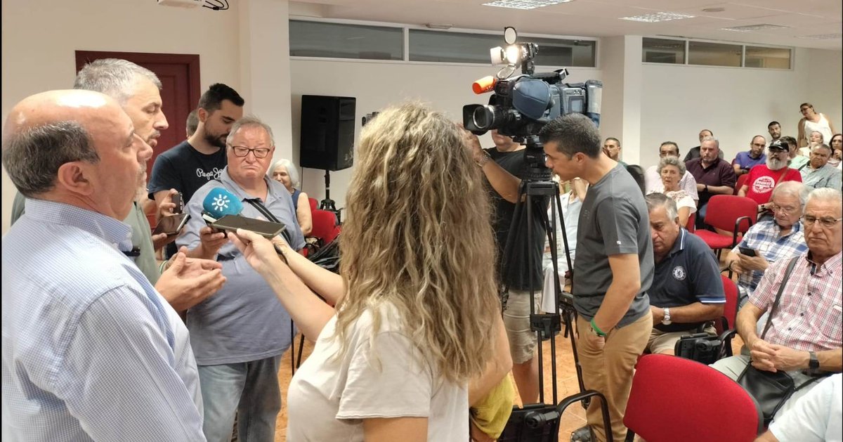 ugt_jaen's tweet photo. Rueda de prensa antes de comenzar la Asamblea Informativa en la sede de UGT JAEN
En Defensa de Nuestras Pensiones
#Pensiones
#defenderloganado https://t.co/3YSXyYq7kq