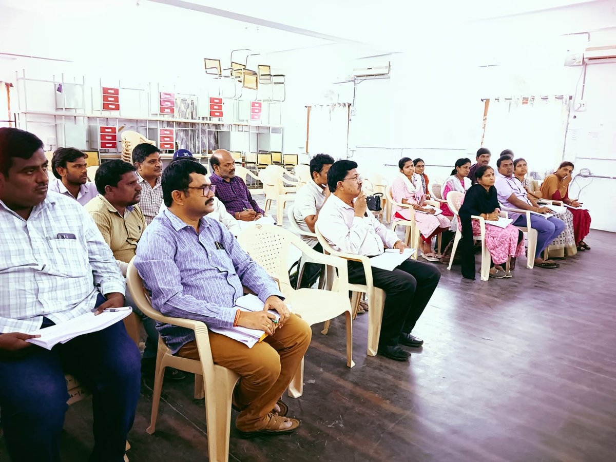 District Election Officer & Collector, Suryapet District, along with Additional Collector Revenue,Training programme, for capacity building of BLOs & BLO Supervisors. @CEO_Telangana @ECISVEEP
