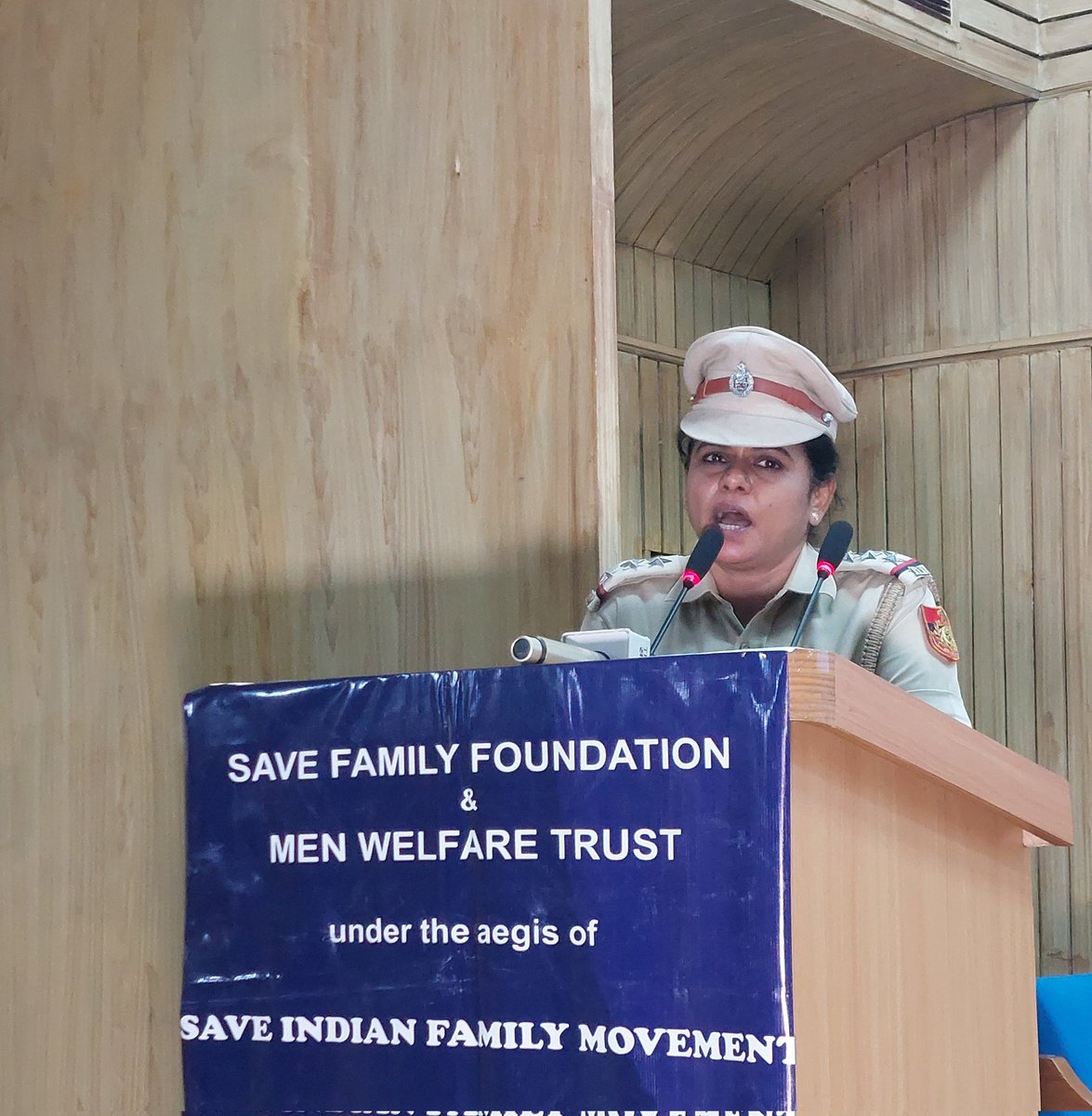 TheAmitLakhani's tweet photo. Event #HopeForMen was absolutely amazing this time.
There was an exclusive session by Cyber crime cell of @DelhiPolice on cyber crime, focused on sextortion cases.
We had a packed auditorium with people coming from as far as Dehradun, Jaipur, places in Punjab & Haryana. https://t.co/9uOKa2vLrJ