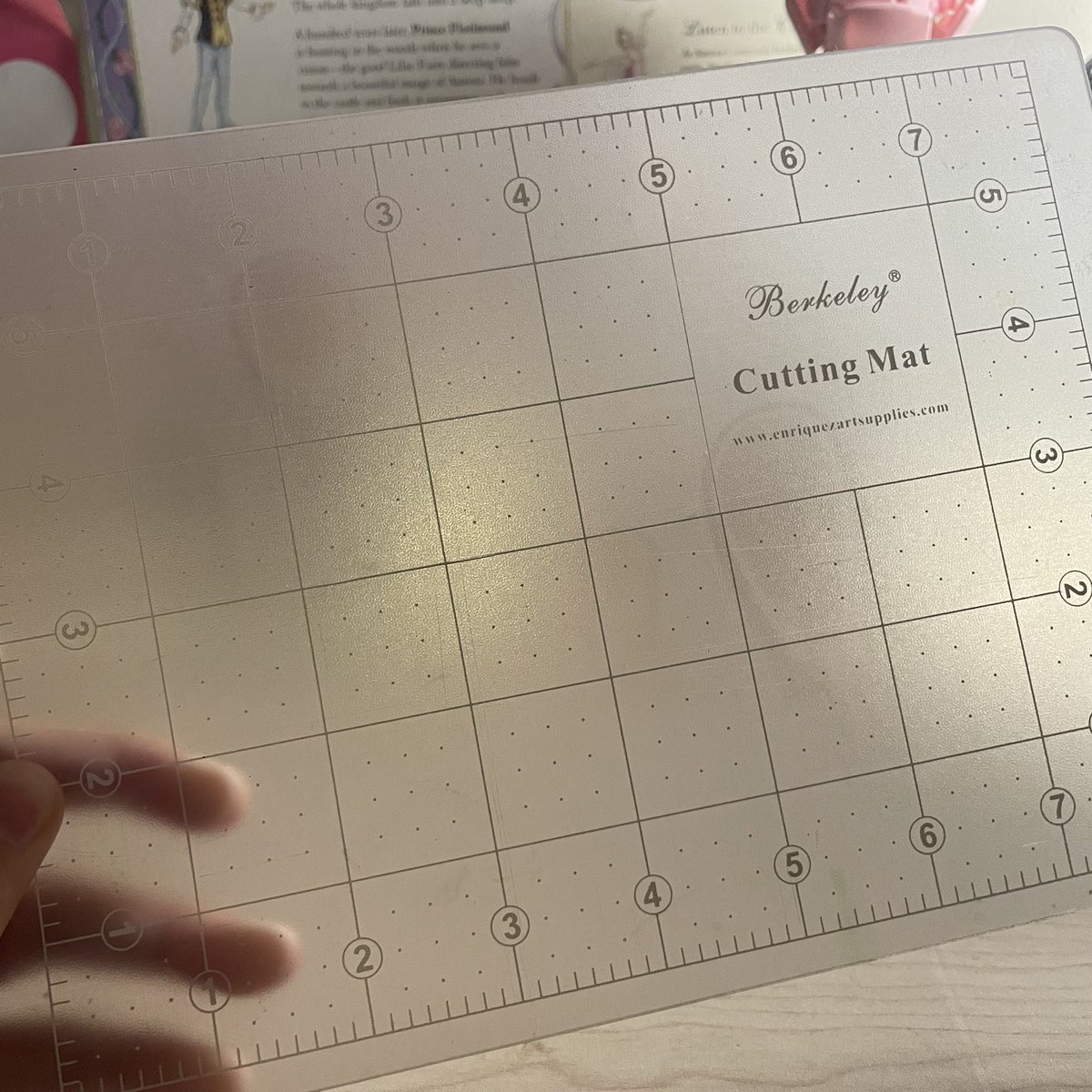 cinamonchu's tweet image. 🪞 — ꒰ wts lfb ph quitting sale ꒱ ななみ ☆

 ◟ ♡  berkeley cutting mat   ! 
        ୨୧ ₱150
        ୨୧ 6.5 x 9.2 mm
        ୨୧ with slight scratches 

𓏔 on hand ༢ payo aft 1hr .ᐟ 

reply / dm to claim !

help rt