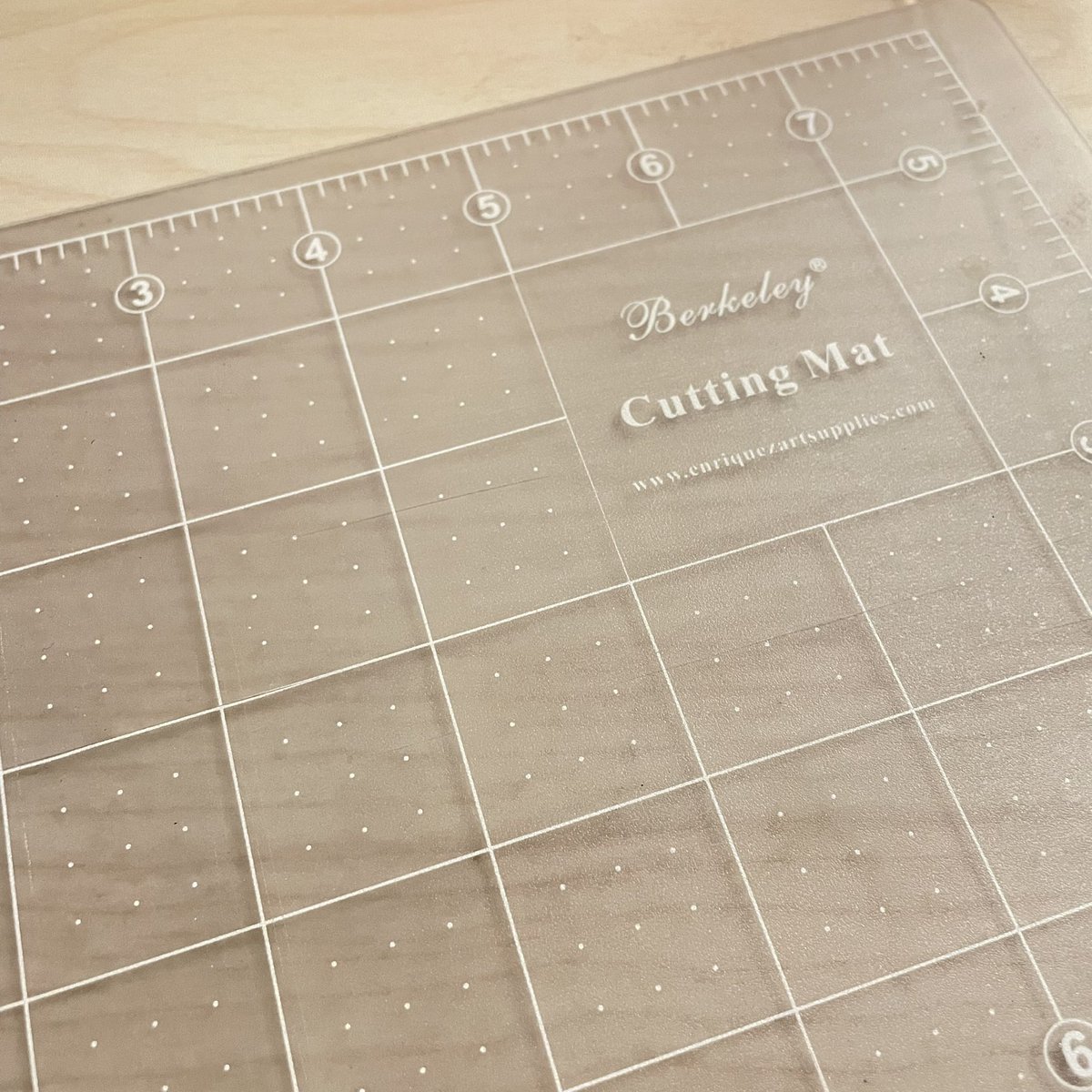 cinamonchu's tweet image. 🪞 — ꒰ wts lfb ph quitting sale ꒱ ななみ ☆

 ◟ ♡  berkeley cutting mat   ! 
        ୨୧ ₱150
        ୨୧ 6.5 x 9.2 mm
        ୨୧ with slight scratches 

𓏔 on hand ༢ payo aft 1hr .ᐟ 

reply / dm to claim !

help rt