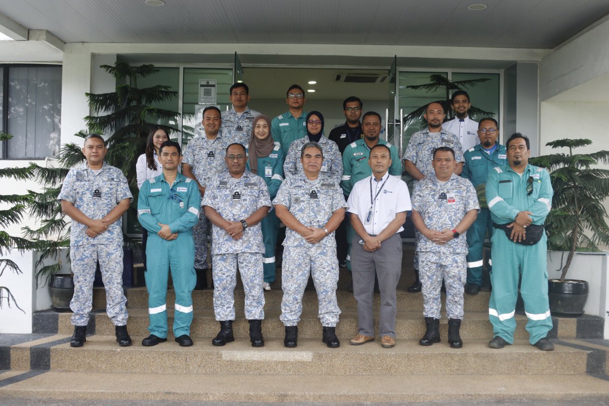 Kembalinya KD PERANTAU kepada TLDM sempena Majlis Penerimaan KD PERANTAU setelah selesai menjalani rutin Docking Essential Defect yang disempurnakan oleh Ketua Staf Markas Logistik Barat, Kepten Ahmad Lahmi bin Abdullah TLDM pada 18 Jul 23 di MMHE

#NavyUpdate
#KDPERANTAU
#MMHE