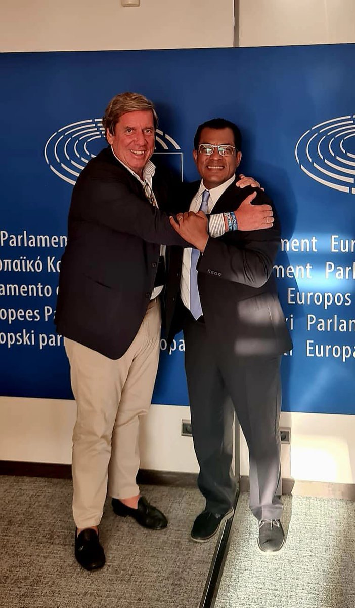 GabrielMatoA's tweet photo. Este abrazo a mi ahijado @caslainstitute, @maradiaga, preso político, expulsado de Nicaragua y privado de su nacionalidad, es el abrazo para todos los presos políticos con mi deseo de liberación inmediata. Seguiremos luchando por ello.
#ReleaseChains #Liberandocadenas https://t.co/GfYcTqJF3Q