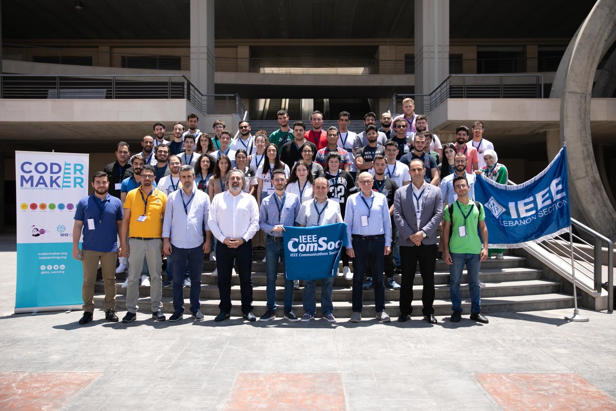 uAntonine's tweet photo. Meet the IEEE student branch at UA’s Faculty of Engineering, who organized a workshop on #RaspberryPi, in collaboration with @IEEEComSocLeb and Coder-Maker.
#uAntonine #uA_Engineering #uA_ComputerScience https://t.co/JSHwKbngy4