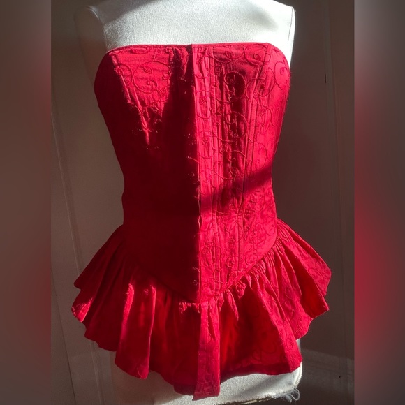 rendon_patsy's tweet photo. So good I had to share! Check out all the items I'm loving on @Poshmarkapp #poshmark #fashion #style #shopmycloset #betseyjohnson #variouus #lulus: https://t.co/LNcAqT1M34 https://t.co/d76EnPUXZd