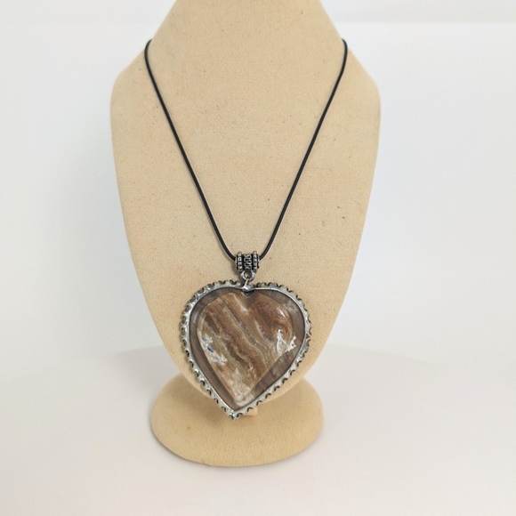 CaraGCloset's tweet photo. So good I had to share! Check out all the items I'm loving on @Poshmarkapp from @Queenjewelry2 #poshmark #fashion #style #shopmycloset #aclassychicboutique #stylens: https://t.co/WcvxcnTmdR https://t.co/stvrT0wSw1
