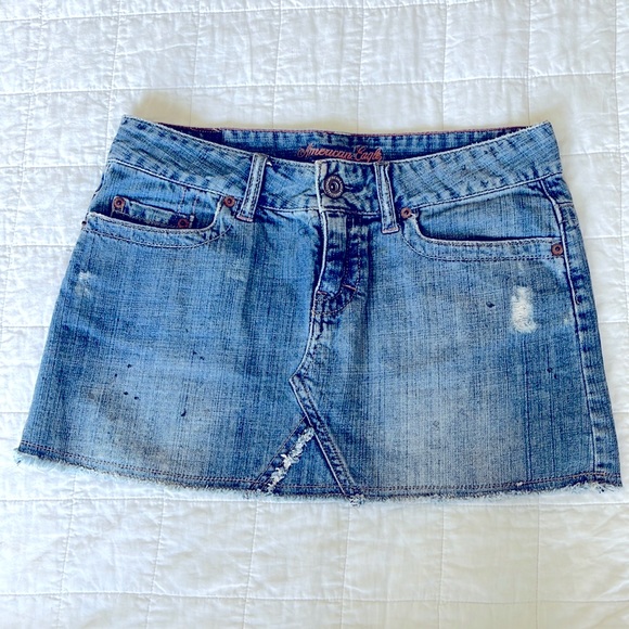 IsabelleMany's tweet photo. So good I had to share! Check out all the items I'm loving on @Poshmarkapp #poshmark #fashion #style #shopmycloset #americaneagleoutfitters #joesjeans #betseyjohnson: https://t.co/kfGqrCazdG https://t.co/QubR4YQx1s
