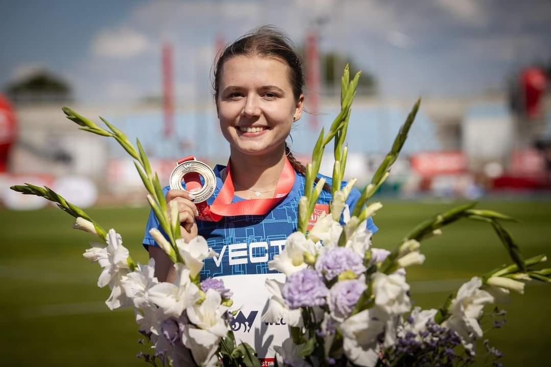 LKSVECTRA's tweet photo. Klaudia Kazimierska czwartą zawodniczką mistrzostw Europy do lat 23. Mocno trzymaliśmy kciuki za miejsce na podium, ale na finiszu troszeczkę zabrakło.
Dzięki Klaudia za walkę i za dostarczone emocje. Walcz dalej!
Włocławek jak malowany Województwo Kujawsko-Pomorskie ANWIL S.A. https://t.co/i6fxfOxhKe