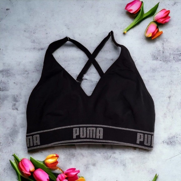 So good I had to share! Check out all the items I'm loving on <a href="/Poshmarkapp/">Poshmark</a> from <a href="/DickeyShelli/">Shelli Dickey</a> #poshmark #fashion #style #shopmycloset #puma: posh.mk/CMMZ6cbsiBb