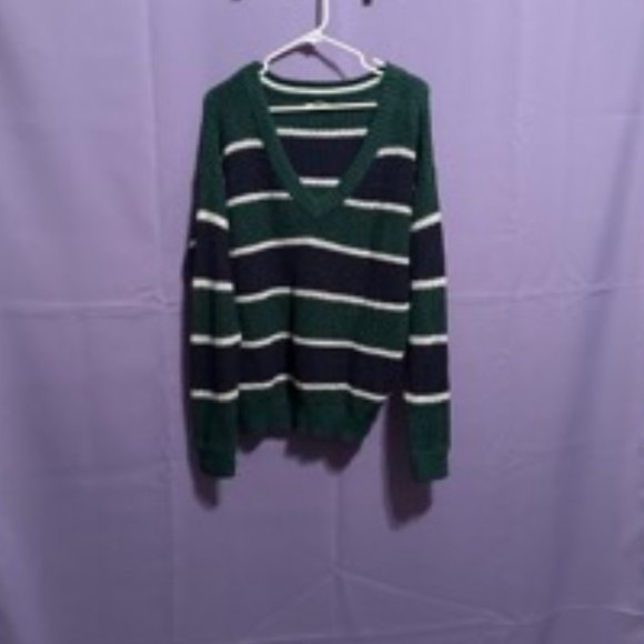 HangerLlc's tweet photo. So good I had to share! Check out all the items I'm loving on @Poshmarkapp #poshmark #fashion #style #shopmycloset #americaneagleoutfitters: https://t.co/auF1nMRiSD https://t.co/qevggWySgK