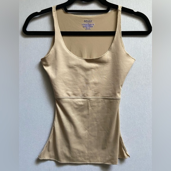 MonMasaMon's tweet photo. So good I had to share! Check out all the items I'm loving on @Poshmarkapp from @Newman_Ent @NorthernThrift2 #poshmark #fashion #style #shopmycloset #lululemonathletica #spanx #owind: https://t.co/rEQv1NeDEL https://t.co/1qoKIl4m0x