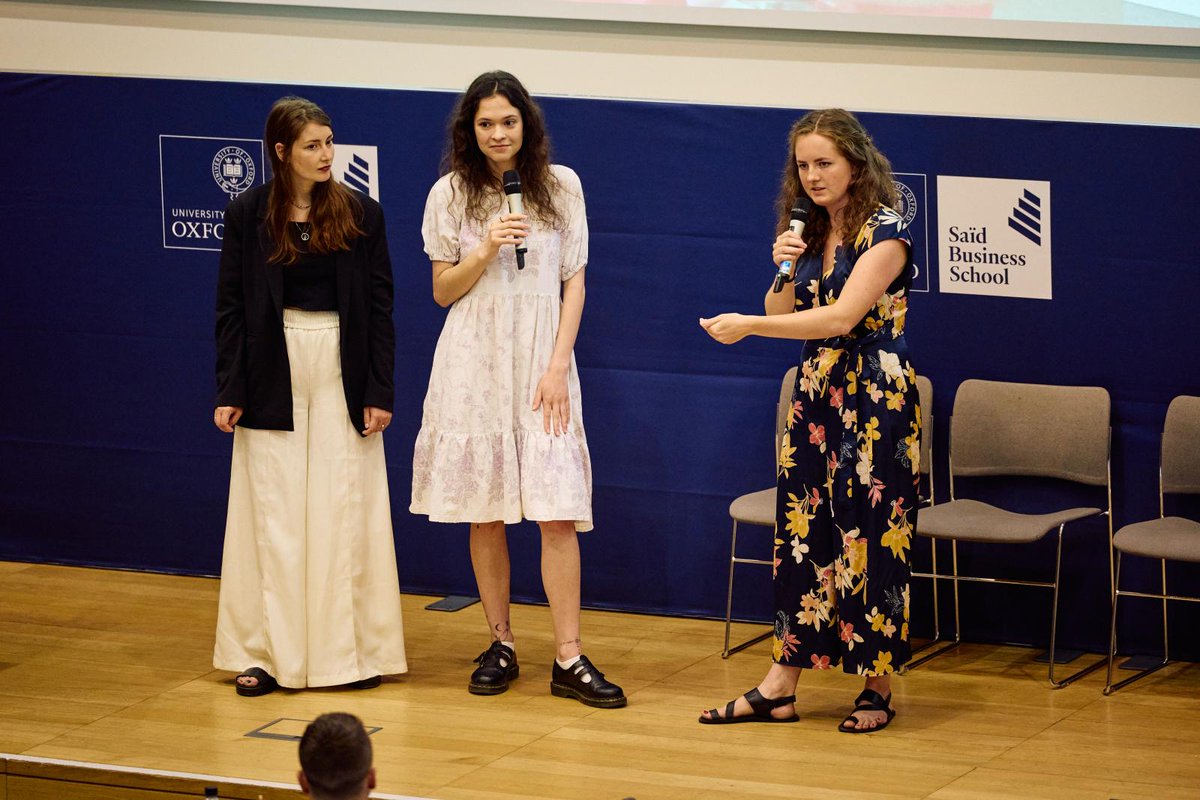 An interdisciplinary team of Czech students received the 'Highly Commended' award from the jury of the Oxford final of the #mapthesystem competition with their project Trauma and Childbirth in the Czech Republic. Congratulations! mapthesystem.sbs.ox.ac.uk/home