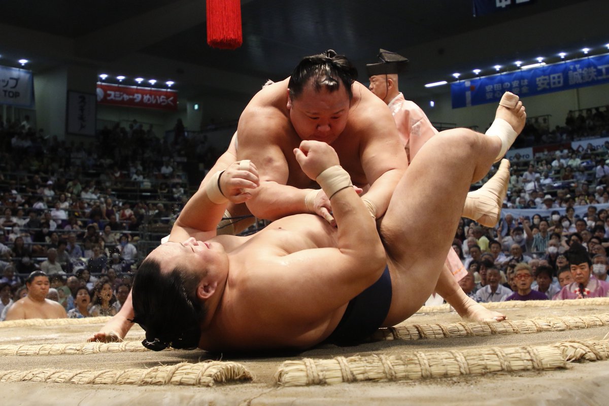 ＜大相撲名古屋場所 十日目の様子＞
幕内取組
西前頭九枚目 北勝富士（９勝１敗）　押し倒し　西前頭七枚目 玉鷲（６勝４敗）

#sumo #相撲 #七月場所 #名古屋場所