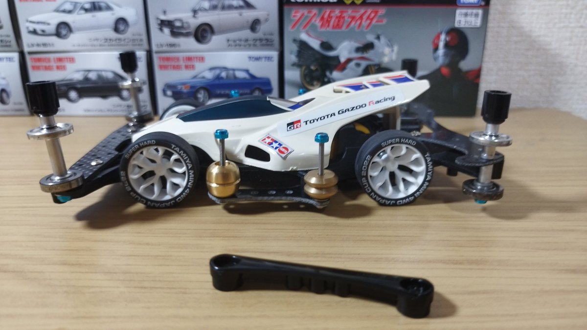 SASAKI96149285's tweet photo. コイツもリアのブレーキ外しました💦ぶっ飛ぶので💦
コレもフロントローラー外します💦
#AERO・THUNDER・SHOT #ARChassis #ミニ四駆 https://t.co/llWa0sam50