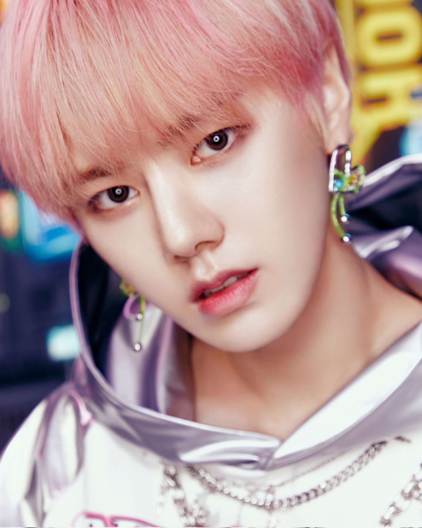 F1U-8s5aAAAf_v6?format=jpg&name=large