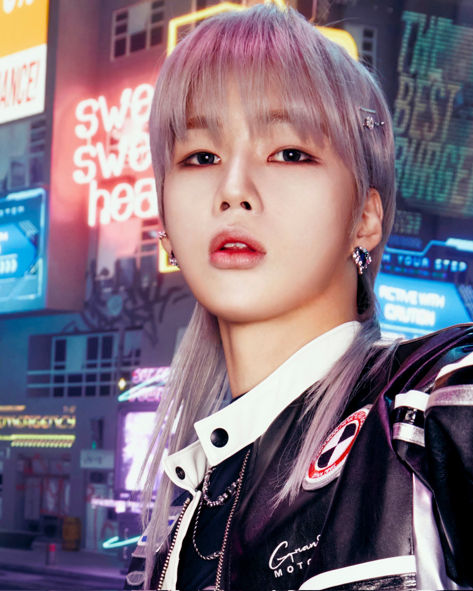 F1U-UK_akAM0EY4?format=jpg&name=large