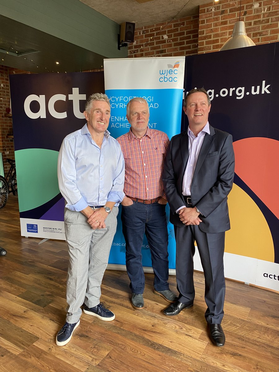 A huge congratulations to the first cohort of learners completing our new Self-Development and Wellbeing qualification today - it's been a pleasure to celebrate their achievement alongside <a href="/acttrainingltd/">ACT Training Ltd</a> and <a href="/JiffyRugby/">Jonathan Davies CBE</a>! 🎓🥳