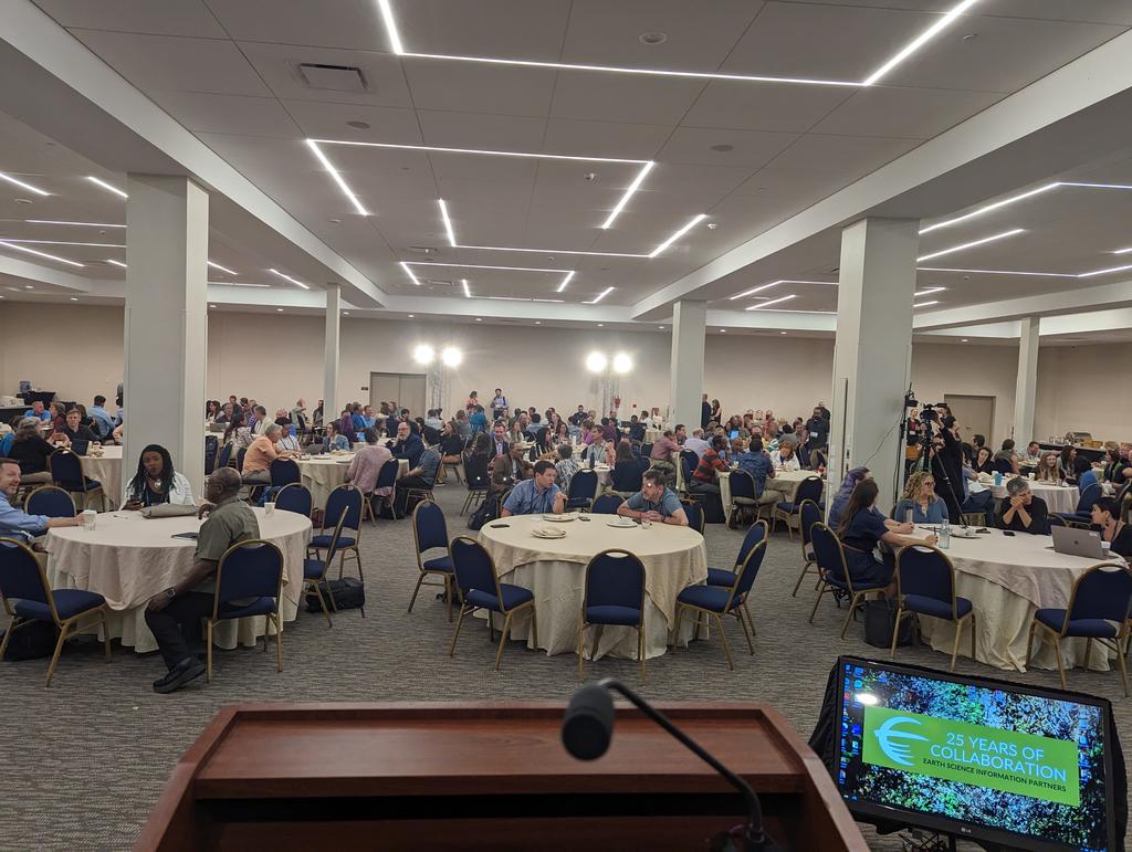 Excited to kick off Day One of @esipfed July meeting in Burlington with a packed room! #ESIP #openscience