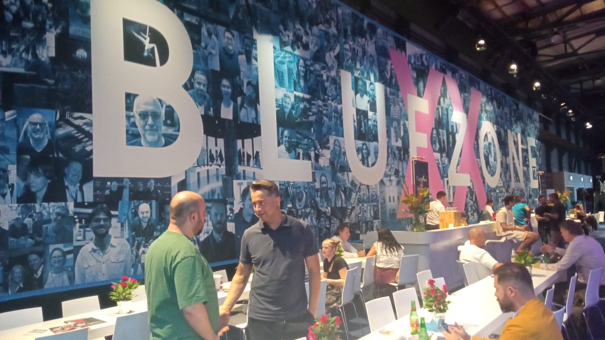 CMT_Spain's tweet photo. Blue zone!!
We're here at @MunichFabric enjoying the very latest in denim and jean fashions!
Stay tuned for everything on the most vibrant textile fair 
👖👖👖 https://t.co/2GVTlT5EYt