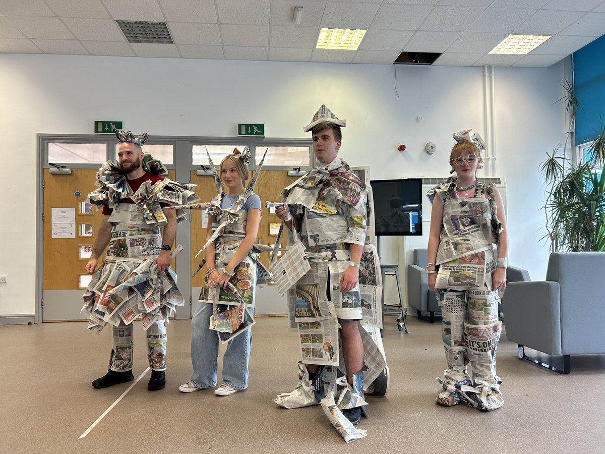 MrsEborall (Miss Jones) tweet media