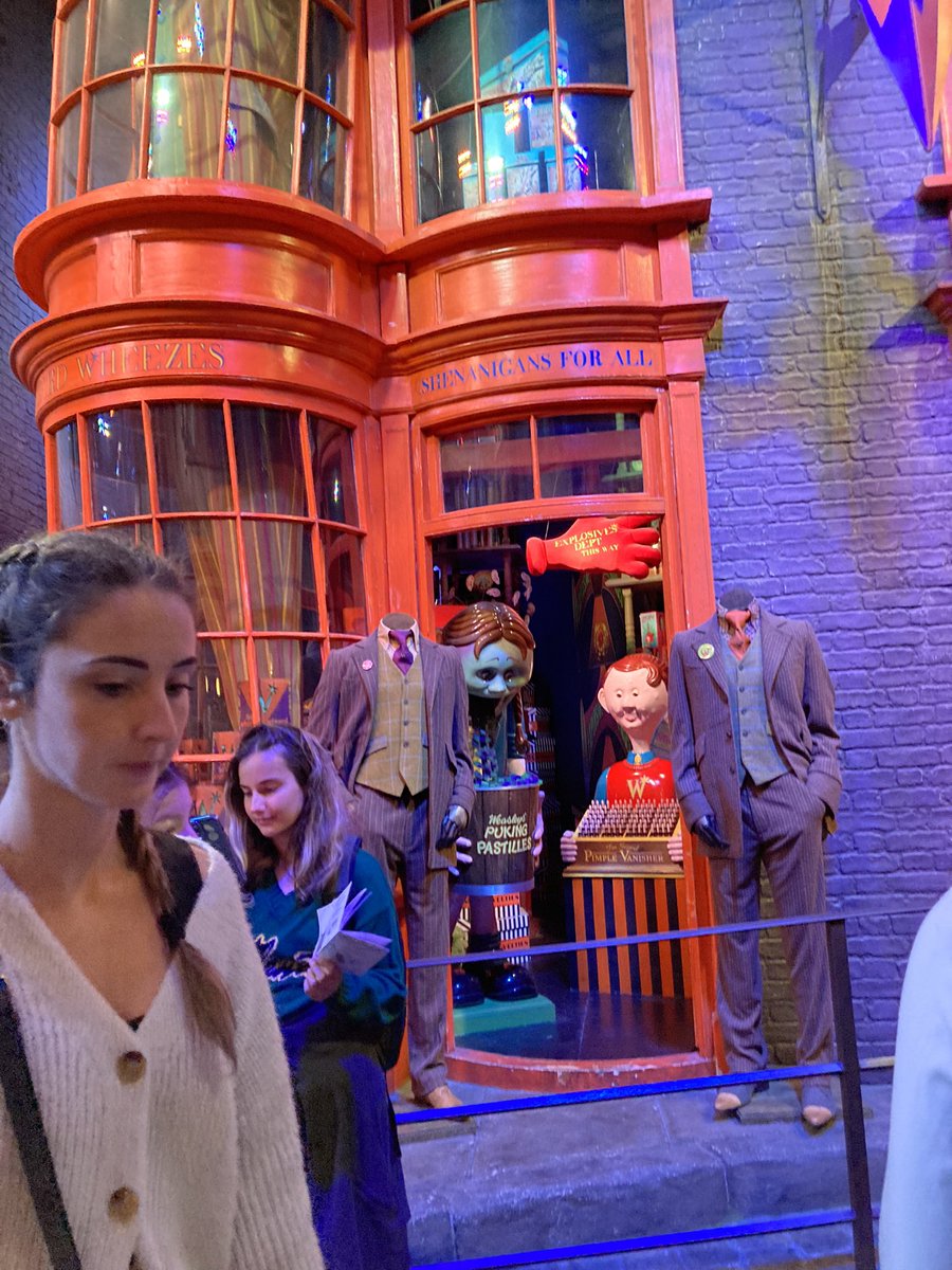 Diagon alley
@wbtourlondon @willowshigh @Willows_Year11