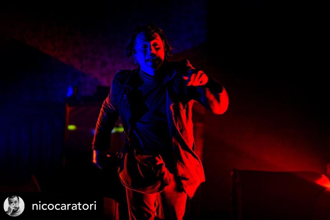Robelighting's tweet photo. It’s a #TheatricalTuesday from São Paulo, Brazil, at Sesc Pompeia for ESCOMBROS directed by Clara Carvalho with #lightingdesigner Nico Caratori & a rig using @Robelighting #MMX Spot & #CycFX luminaires. (📸 Renaldo Gutierrez)
#robelighting #theatricallighting #theatricaldesign https://t.co/7XTR5EsMyR