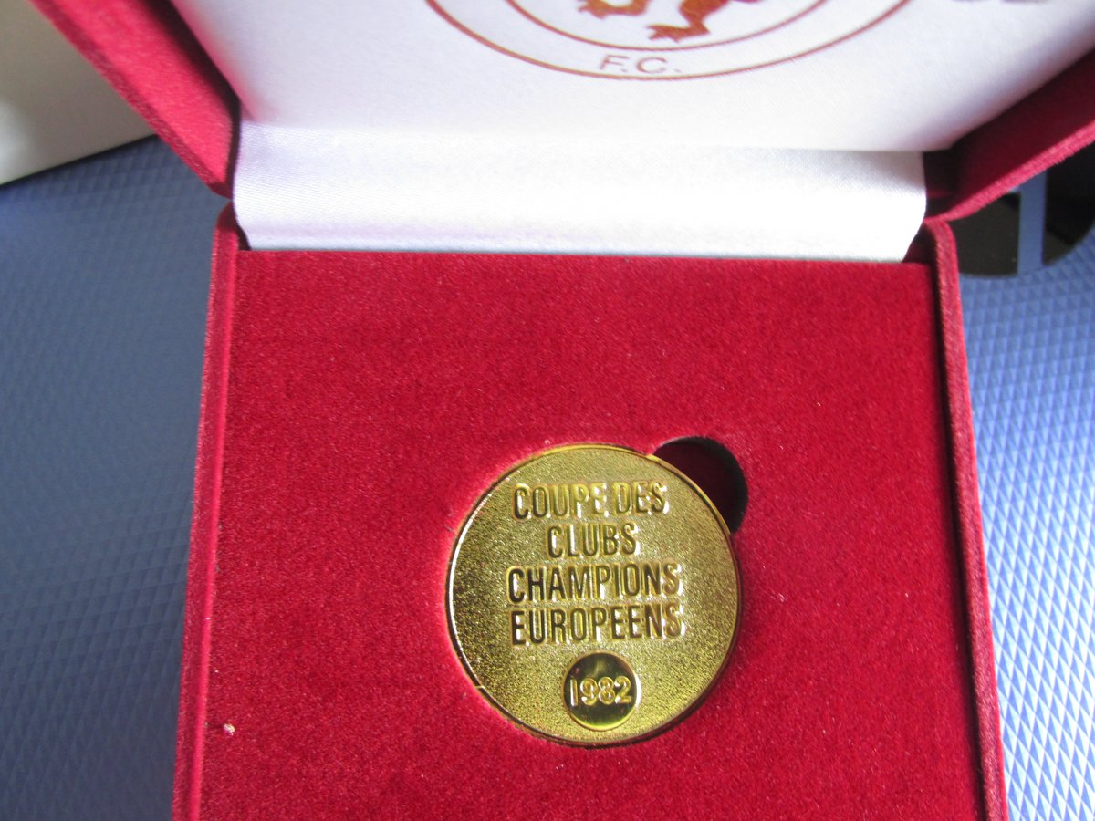 robbishopavfc's tweet photo. A different kind of auction in aid of @AcornsHospice. Bids, please, for this replica 1982 European Cup-winner's medal, housed in a presentation box. Photo not included - it's on my office wall! Auction ends on Thursday. #avfc https://t.co/gvRaklBrEL