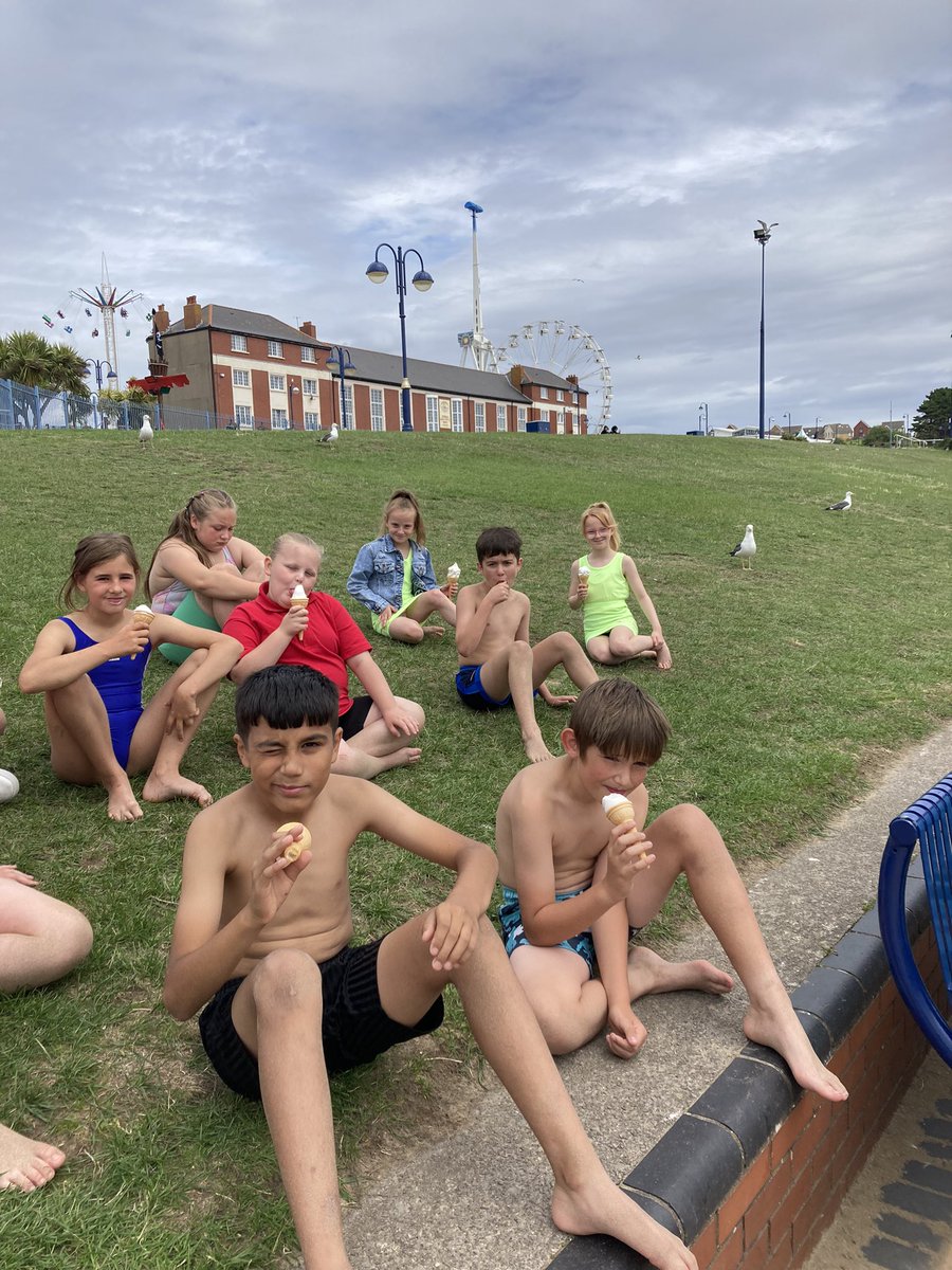 Time for ice cream!! Thank you <a href="/URPSHeadteacher/">Miss King URPS</a> 🍦<a href="/UpperRhymneyPS/">Upper Rhymney</a>
