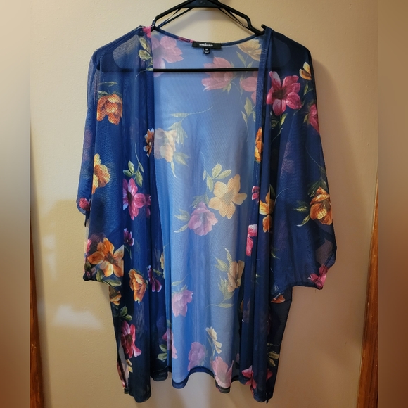 paintbuzzed's tweet photo. So good I had to share! Check out all the items I'm loving on @Poshmarkapp #poshmark #fashion #style #shopmycloset #ambiance #fabletics #studioblue: https://t.co/gdAkxOooVH https://t.co/2K4Wt77Be1