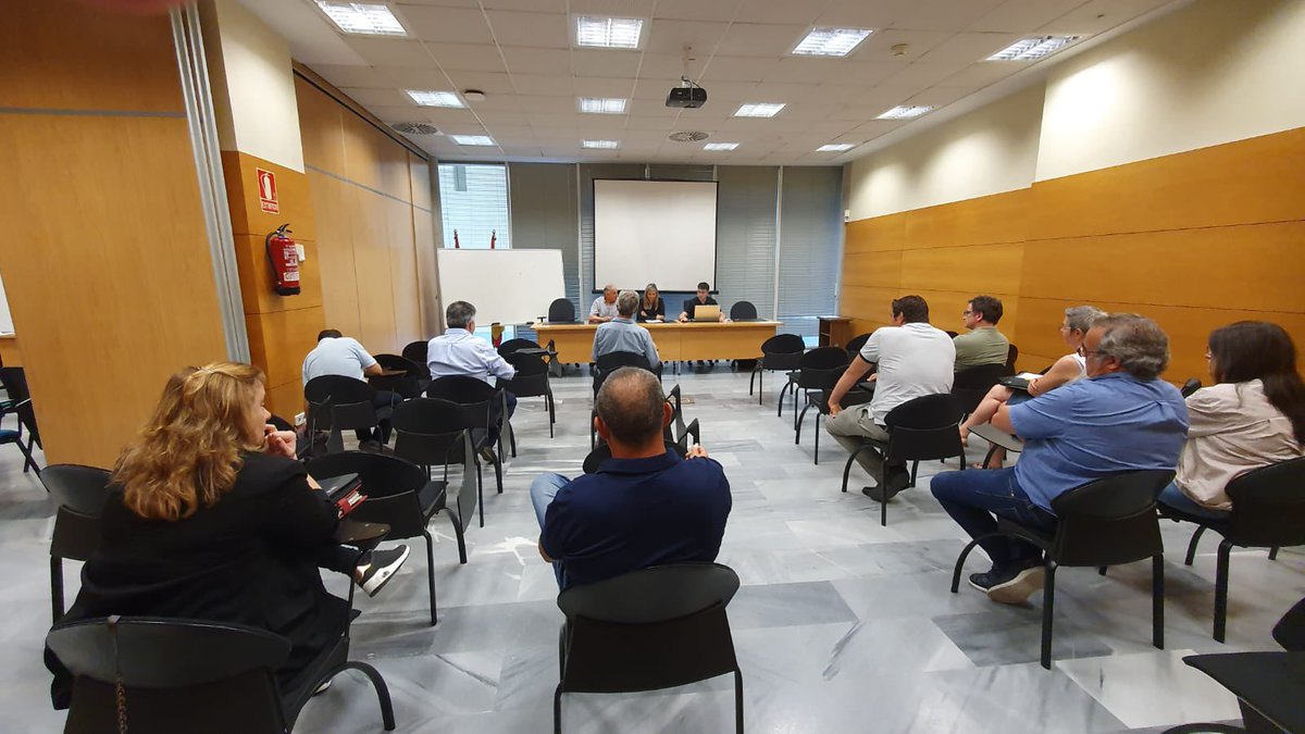 urcacyl's tweet photo. Hoy tercera sesión con nuestras cooperativas y la Consejeria de AGYDR @jcyl para abordar el nuevo Plan Estratégico del cooperativismo. Debatimos DAFO. Gracias a la Dirección Gral. de la Cadena y a las Cooperativas #Cofrubi, #Serviagro #Cocope, #LactoUnion, #Covitoro y #Coproga https://t.co/GthMPvKGWG