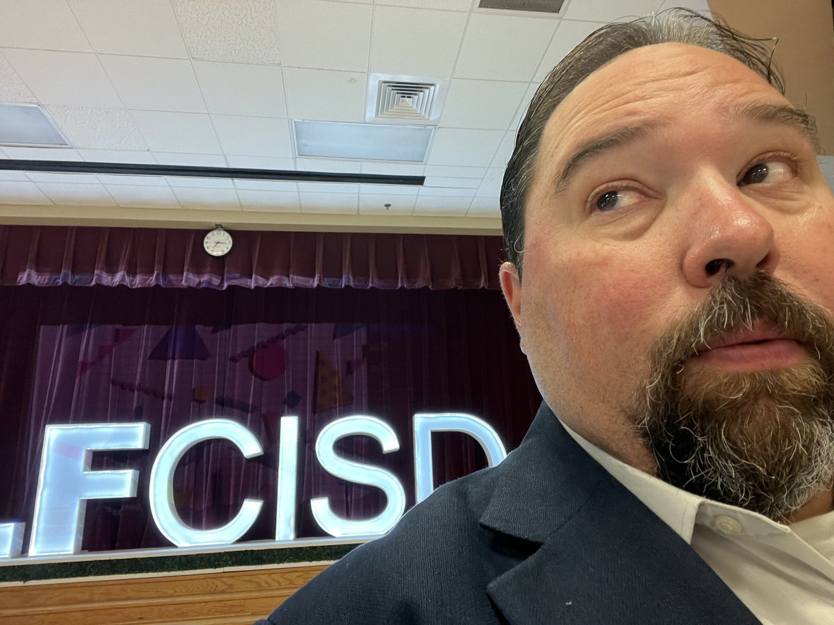 mrhooker's tweet photo. About to kick off a full day of risk-taking and failure at Los Fresnos CISD! #readysetfail https://t.co/A1UCJDuN2F