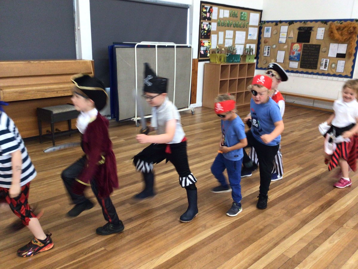 Hillview Primary School & Early Years tweet media