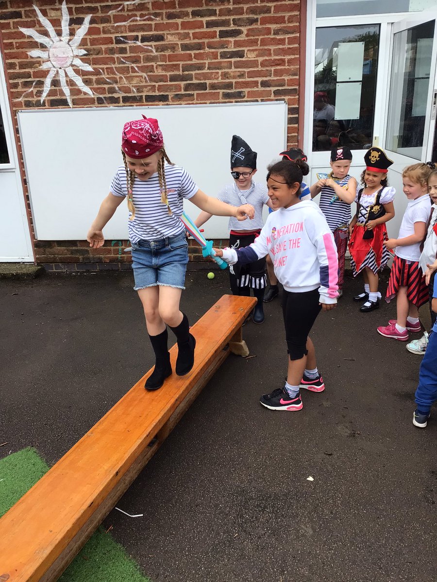 Hillview Primary School & Early Years tweet media