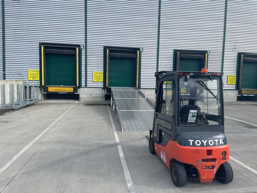 Ecoplant2's tweet image. Introducing our new Loading Ramp, available for hire now #zeroemissions #forklift #loadingbay #planthire