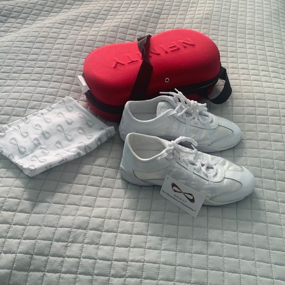 So good I had to share! Check out all the items I'm loving on <a href="/Poshmarkapp/">Poshmark</a> #poshmark #fashion #style #shopmycloset #nfinity: posh.mk/3oyWkP0jxBb