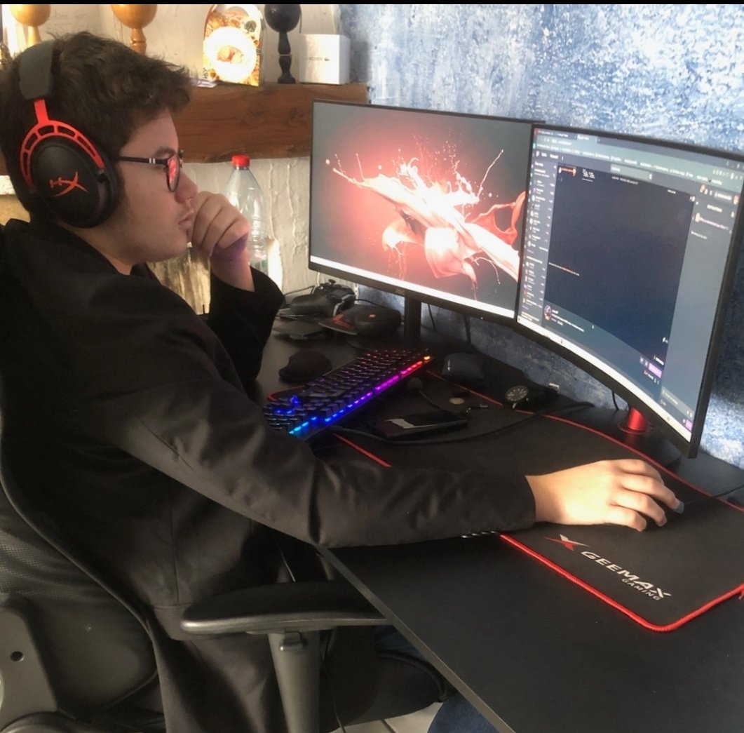 2019 Mac Proの側面と前面