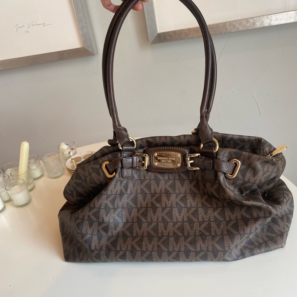 So good I had to share! Check out all the items I'm loving on <a href="/Poshmarkapp/">Poshmark</a> #poshmark #fashion #style #shopmycloset #veronicabeard #michaelmichaelkors: posh.mk/nmiQDS5jxBb