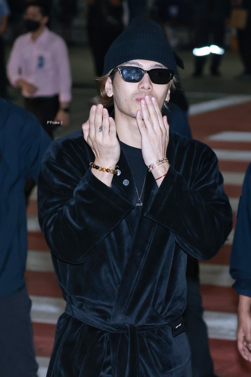 พี่โฟล์ค :) tweet media