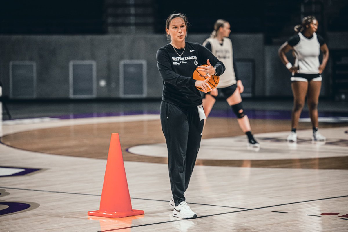 Western Carolina WBB (@catamountwbb) on Twitter photo Get to know our Assistant Coach/Recruiting Coordinator and give her a follow: <a href="/CoachEileenVH/">Eileen Van Horn</a> 💜💪🏼 Get to know our Assistant Coach/Recruiting Coordinator and give her a follow: <a href="/CoachEileenVH/">Eileen Van Horn</a> 💜💪🏼