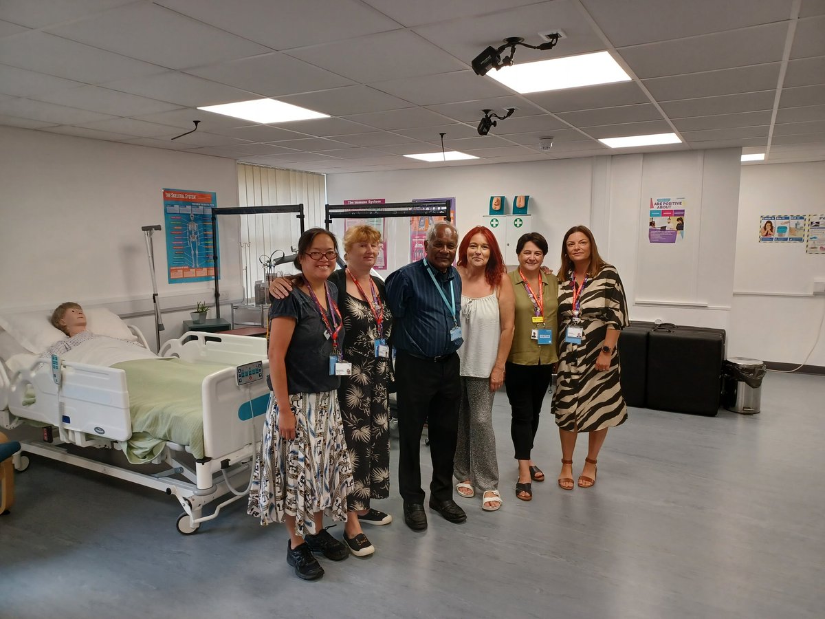 tracey_wyeth's tweet photo. @SolentPEAs @SolentNHSTrust @Chi_College_Int to visit apprenticeship team and simulation room, met the lovely Raj Kejiou and  Jade Custerson, who were so welcoming. https://t.co/wnEAu4BB7Z