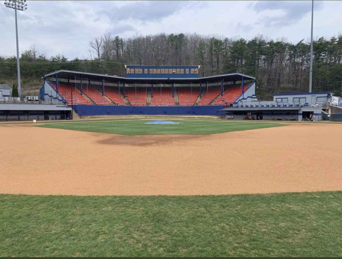 Evan Ruechel tweet media