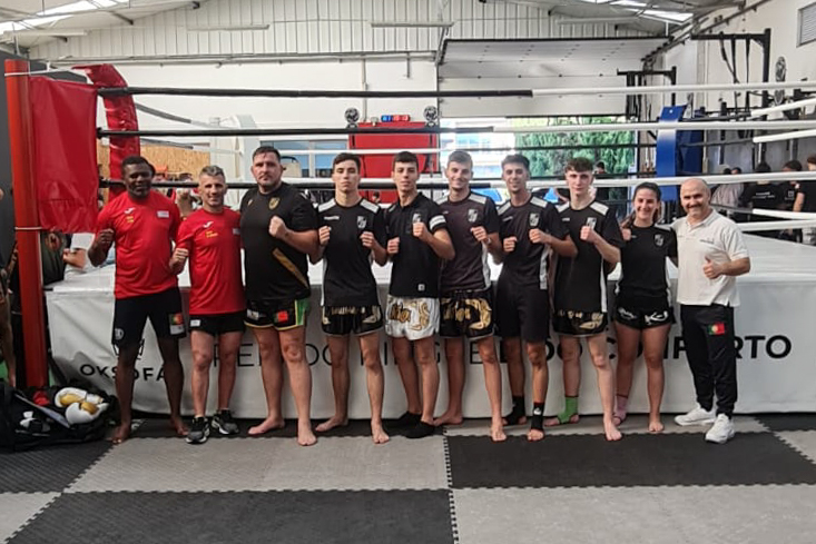 Sete vitorianos no estágio da Seleção Nacional de Kickboxing 🥊

⚔ Evento, que aconteceu em Aveiro, serviu de preparação para o campeonato da Europa da modalidade

👉 Sabe mais em bit.ly/KickboxingEsta…

#ModalidadesVSC