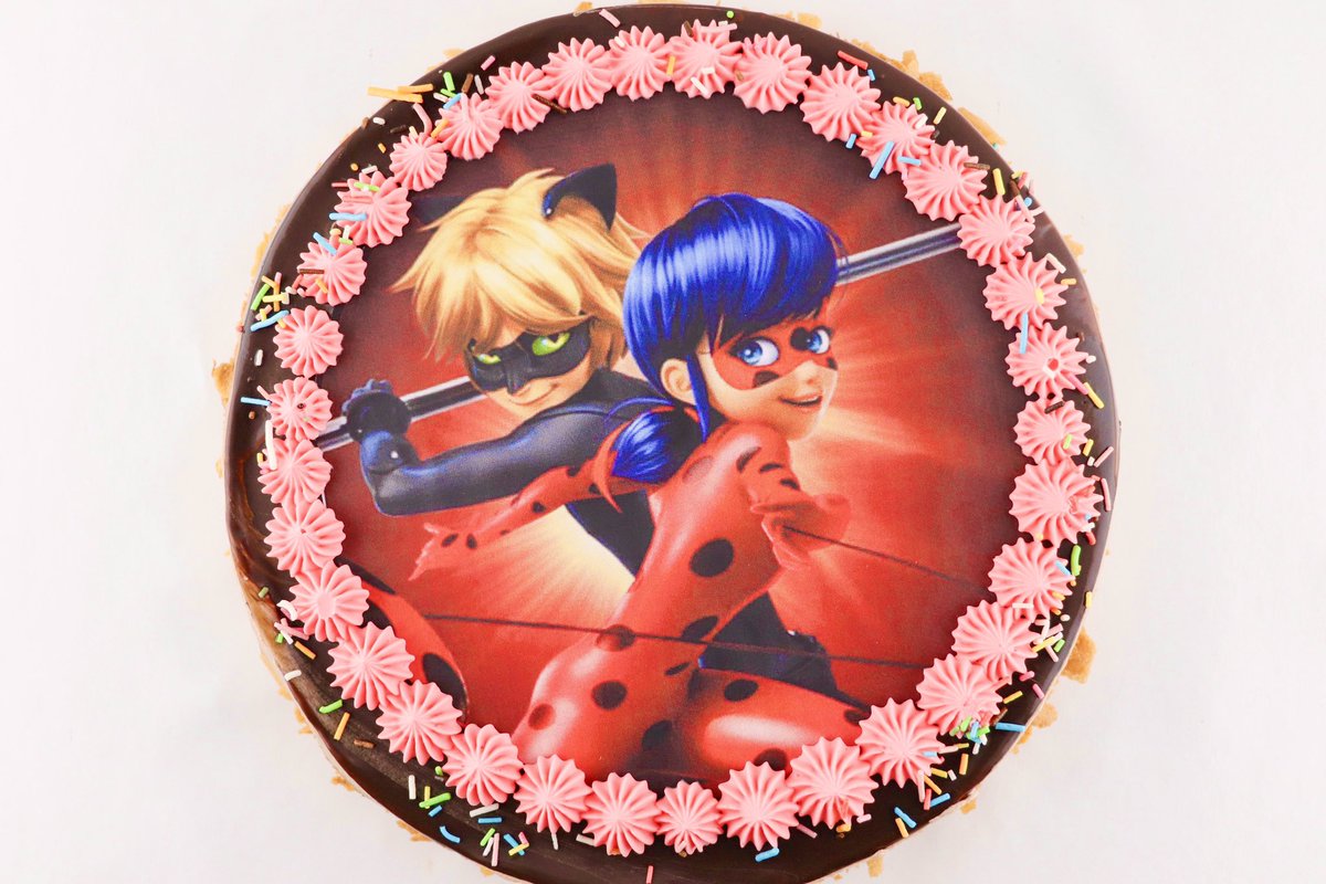CompanyOfficiel's tweet photo. Quand les rêves deviennent délicieux... voici un gâteau qui fait pétiller les yeux des enfants! ✨🍰

#gateau #anniversaire https://t.co/yj0kfxthS8