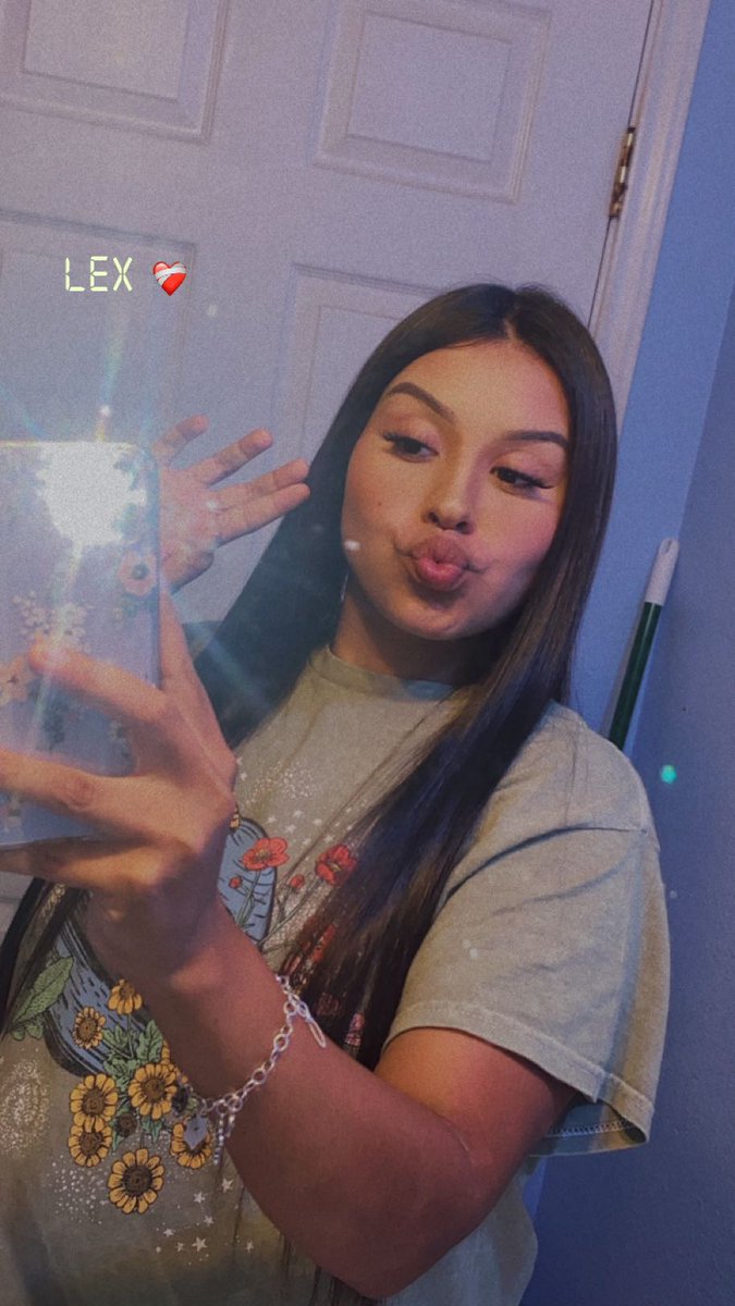 my hair so longggg, I LOVE IT🤩🩷