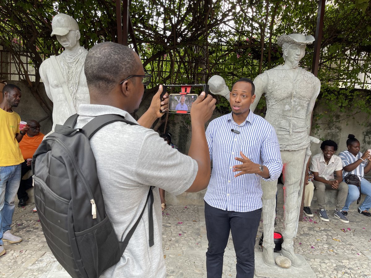 cda_haiti's tweet photo. Nous avons réalisé la restitution-exposition de l’atelier #cda le samedi 15 juillet 2023 à la Maison Dufort.

Cet atelier « est une belle opportunité de faciliter non seulement un lieu de rencontre pour les artistes, mais aussi un espace de réflexion et de création collective https://t.co/gzt0IvWJ14