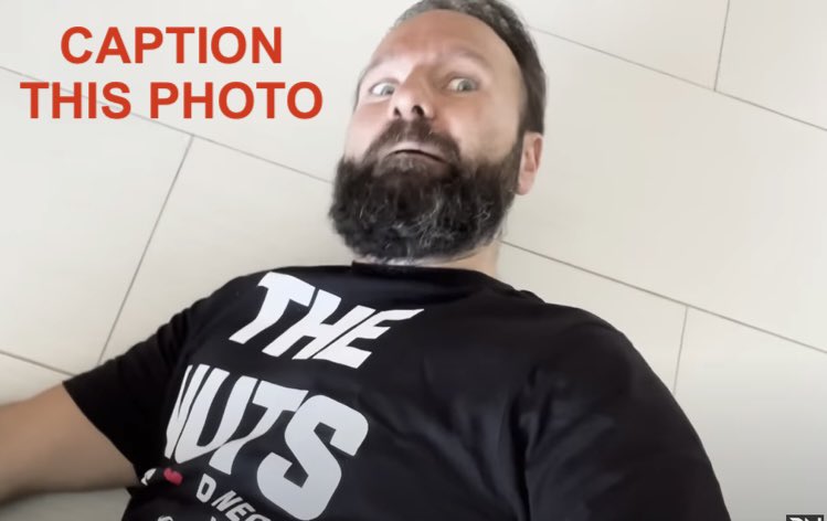 Juicy goodie pack for the winning caption! 

LIKE ❤️
RETWEET 🔗
CAPTION 💬

#ThanksGG #CaptionThis